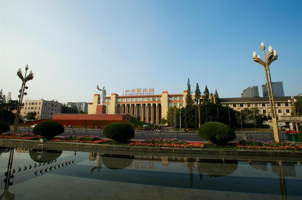 Mehood Hotel Chengdu Bagian luar foto